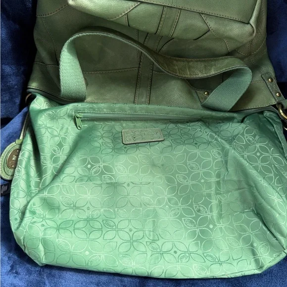 Fossil Green Shoulder Bag with Elegant Design - Picture 11 of 12